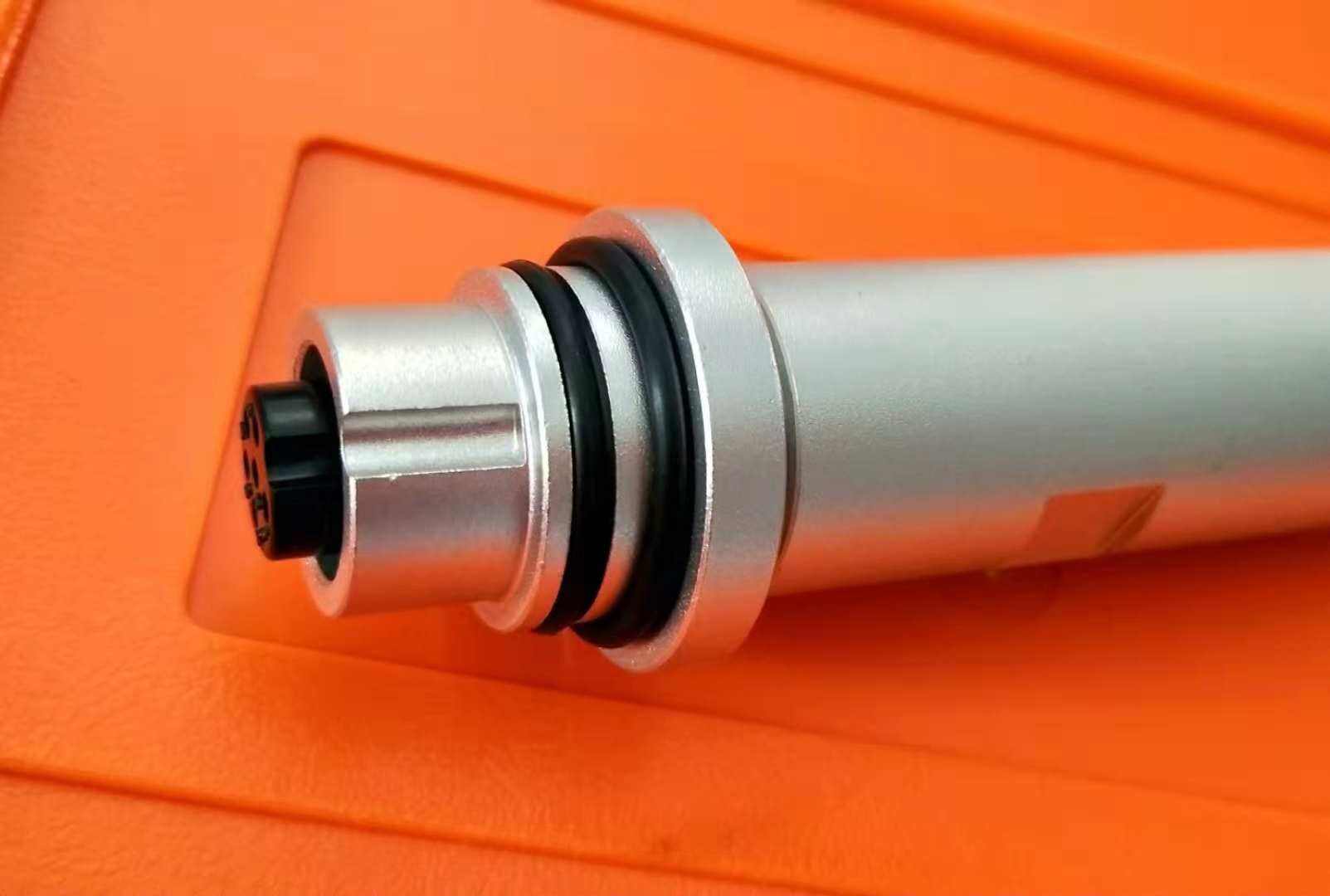 Q3210H2(自動上卸料)履帶式拋丸機 Q3210H2(自動上卸料)履帶式拋丸機